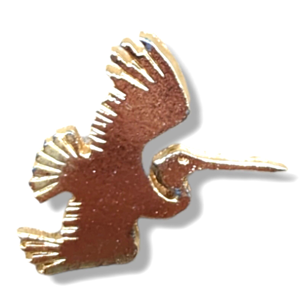 Gold Tone Stork Bird In Flight Vintage Metal Hat Lapel Pin Baby Shower